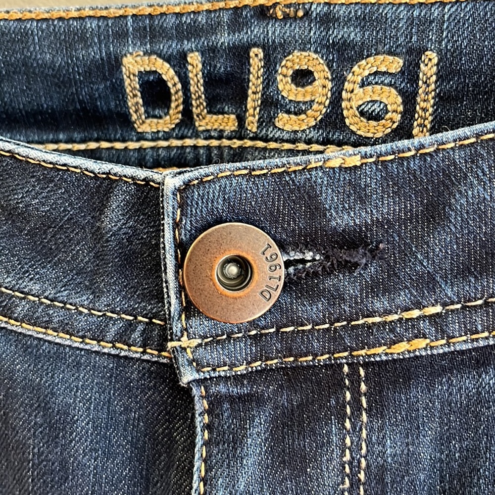 DL1961 Grace High Rise Straight Jeans New Condition - Picture 7 of 15